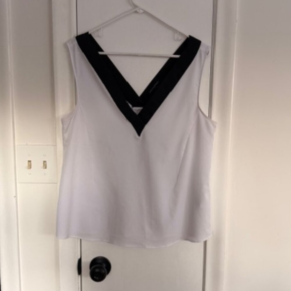 Banana Republic Large V neck Blouse Black and White Color Block Office Preppy